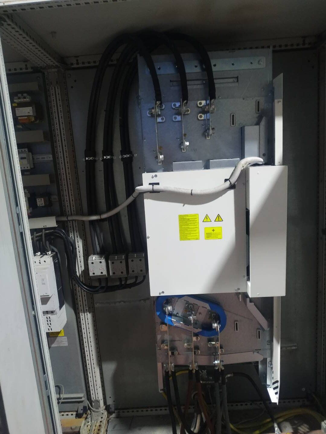 Εργασία σε ηλεκτρολογικό πίνακα